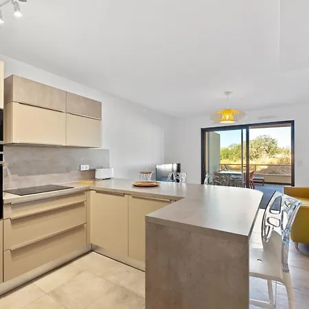 Domaine Du Frassu, T2 Standing, A Pied